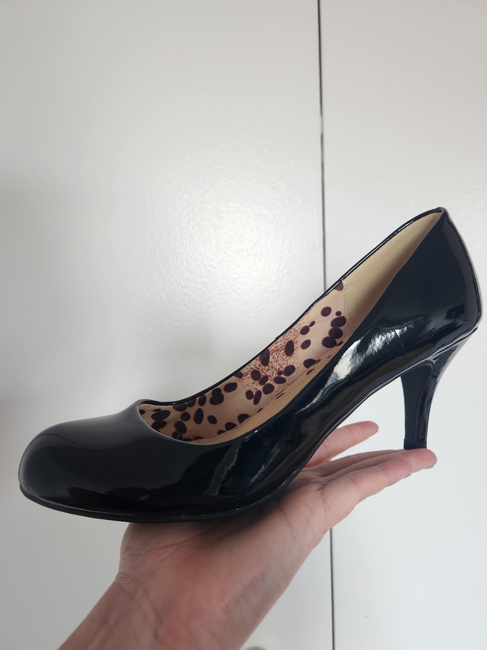 CL by Laundry Black Patent Mid Heel Pump